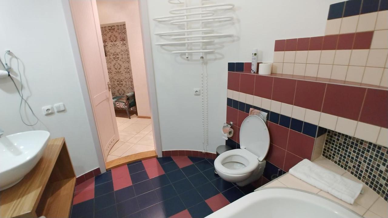 Квартира С Террасой, Крещатик 29, Бессарабка Kiew Exterior foto